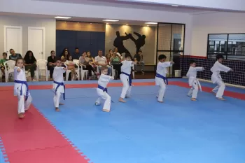 Troca de faixa - Karatê