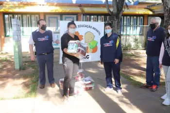Dores em Ação Social: Doações Escola Caic