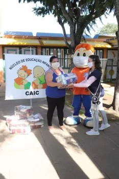 Dores em Ação Social: Doações Escola Caic