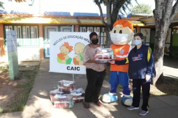 Dores em Ação Social: Doações Escola Caic