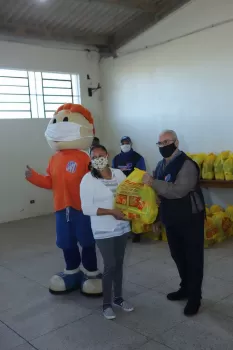 Dores em Ação Social: Doações Comunidade da Igreja das Dores