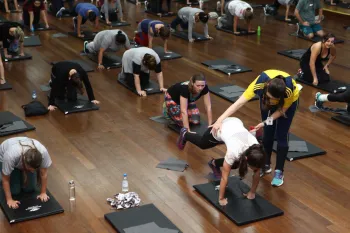 Aula Master de Pilates e Yoga