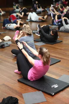 Aula Master de Pilates e Yoga