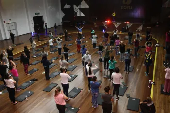 Aula Master de Pilates e Yoga