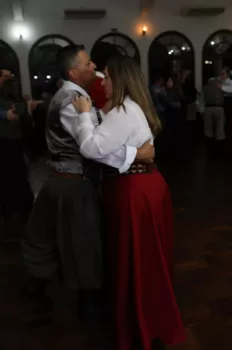 Noite do Grupo de Danças Adulto