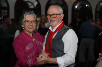 Noite do Grupo de Danças Adulto