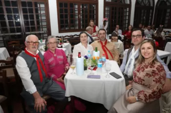Noite do Grupo de Danças Adulto