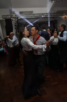 Noite do Grupo de Danças Adulto