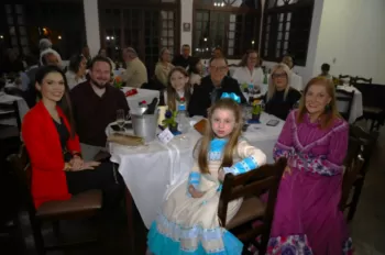 Noite do Grupo de Danças Adulto