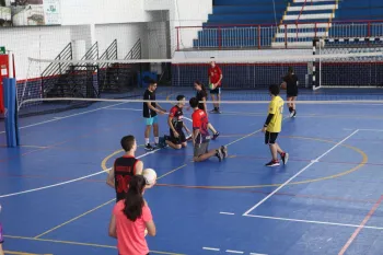 Projeto Verão 2019 - Aulas de Voleibol
