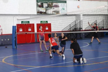 Projeto Verão 2019 - Aulas de Voleibol