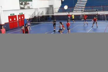 Projeto Verão 2019 - Aulas de Voleibol