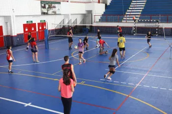 Projeto Verão 2019 - Aulas de Voleibol