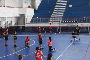 Projeto Verão 2019 - Aulas de Voleibol
