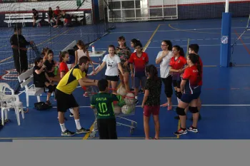 Projeto Verão 2019 - Aulas de Voleibol