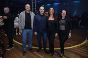 Embalos de Sábado à Noite