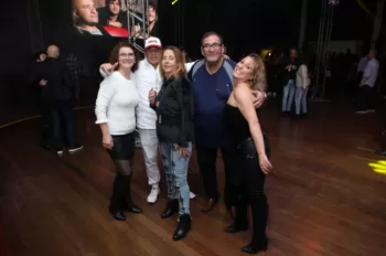 Embalos de Sábado à Noite