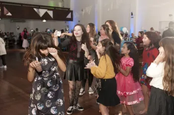 Jantar Infantil Baixinhos em Ação