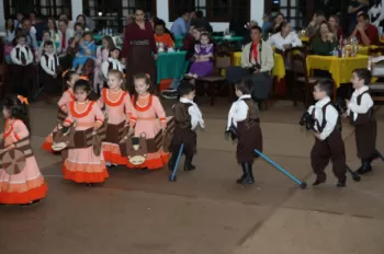 Noite do Grupo de Danças Mirim
