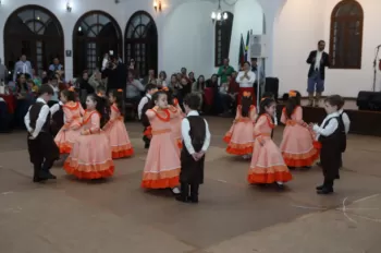 Noite do Grupo de Danças Mirim