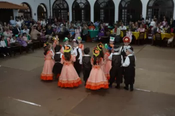 Noite do Grupo de Danças Mirim