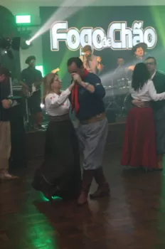 Jantar Fandango com Grupo Fogo de Chão