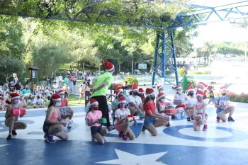 Apresentação Cia Dores e Chegada do Papai Noel