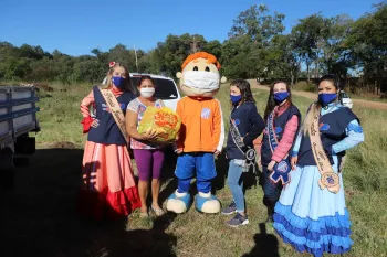 Dores em Ação Social - Comunidade da Vila Favarin e N. Sra. da Glória