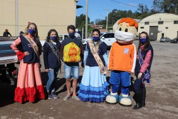 Dores em Ação Social - Comunidade da Vila Favarin e N. Sra. da Glória