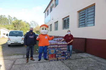Dores em Ação Social - Vilas Conceição e Lorenzi, Lar Itagiba e no Abrigo Espírita Oscar José Pithan