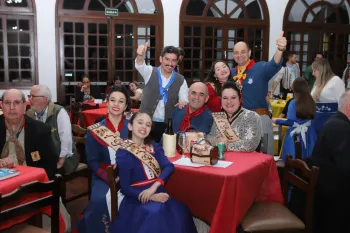 Noite do Grupo de Danças Adulto