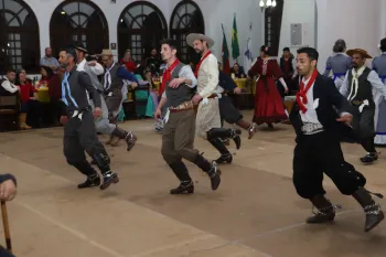 Noite do Grupo de Danças Adulto