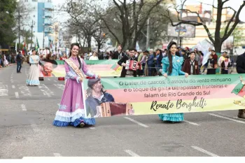 A saga dos tropeiros colore o desfile de 20 de setembro