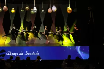 XX Espetáculo de Dança - Entre Laços e Abraços