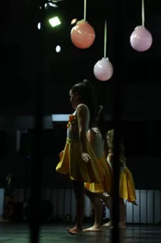 XX Espetáculo de Dança - Entre Laços e Abraços