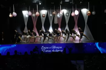 XX Espetáculo de Dança - Entre Laços e Abraços