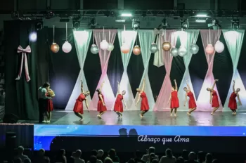 XX Espetáculo de Dança - Entre Laços e Abraços