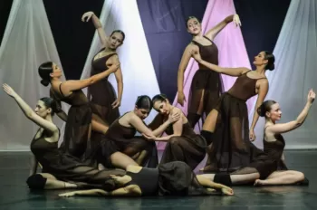 XX Espetáculo de Dança - Entre Laços e Abraços