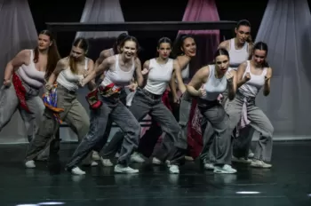 XX Espetáculo de Dança - Entre Laços e Abraços