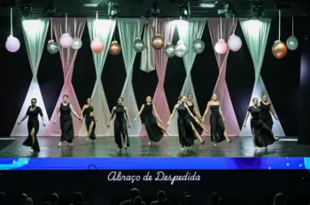 XX Espetáculo de Dança - Entre Laços e Abraços