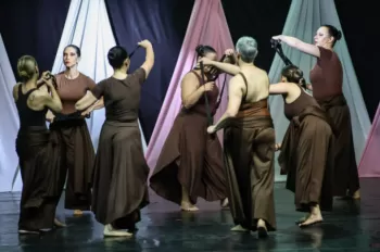XX Espetáculo de Dança - Entre Laços e Abraços