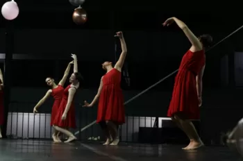 XX Espetáculo de Dança - Entre Laços e Abraços