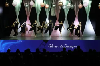 XX Espetáculo de Dança - Entre Laços e Abraços