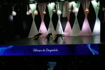 XX Espetáculo de Dança - Entre Laços e Abraços