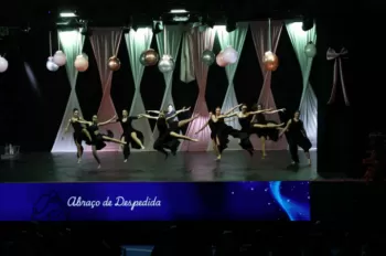 XX Espetáculo de Dança - Entre Laços e Abraços