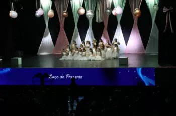 XX Espetáculo de Dança - Entre Laços e Abraços