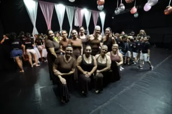 XX Espetáculo de Dança - Entre Laços e Abraços