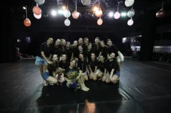 XX Espetáculo de Dança - Entre Laços e Abraços