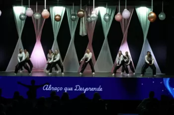 XX Espetáculo de Dança - Entre Laços e Abraços