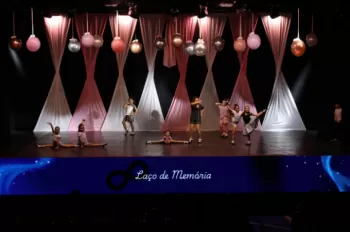 XX Espetáculo de Dança - Entre Laços e Abraços